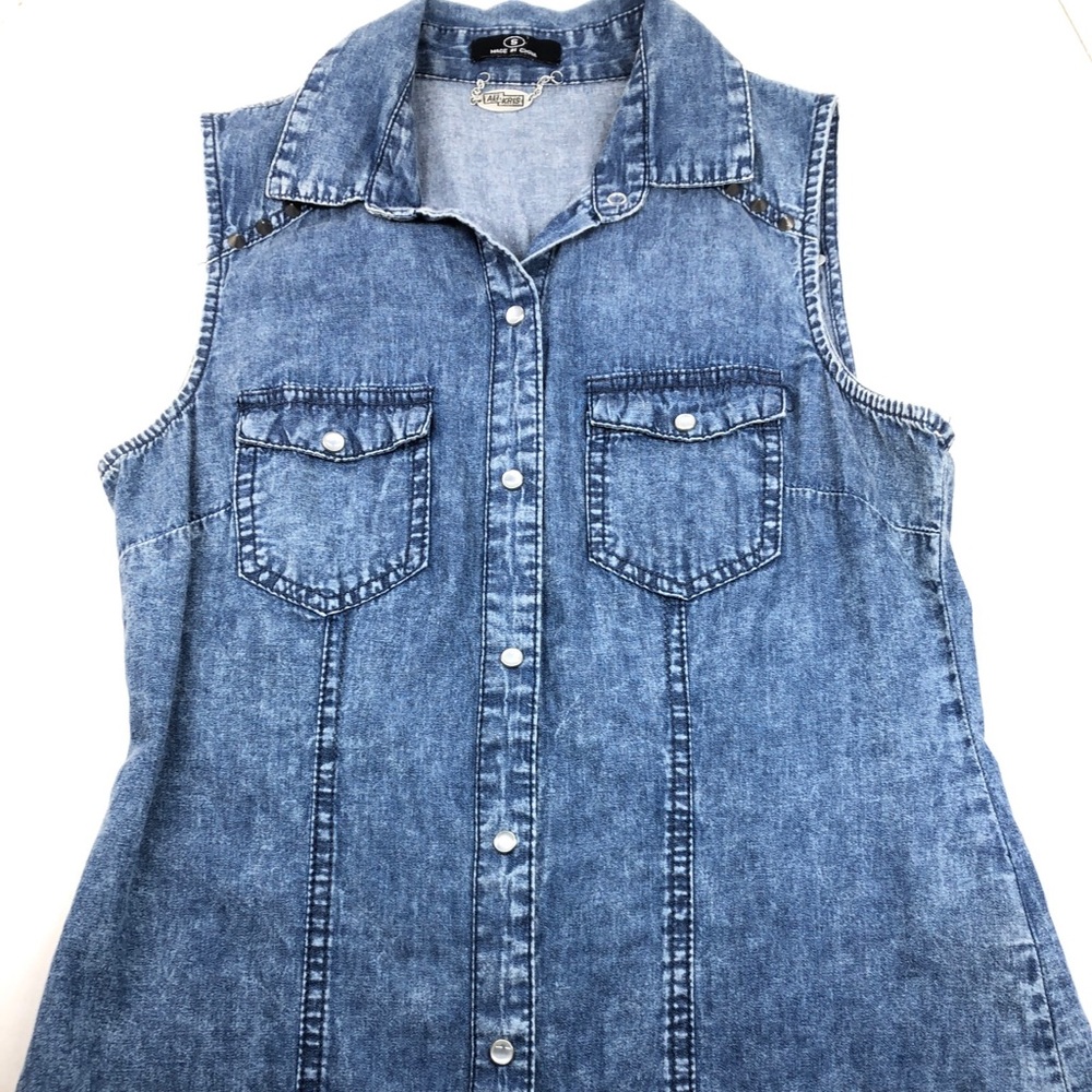 Ali & Kris Top Denim Small Distressed Sleeveless Pearl Snaps Studs